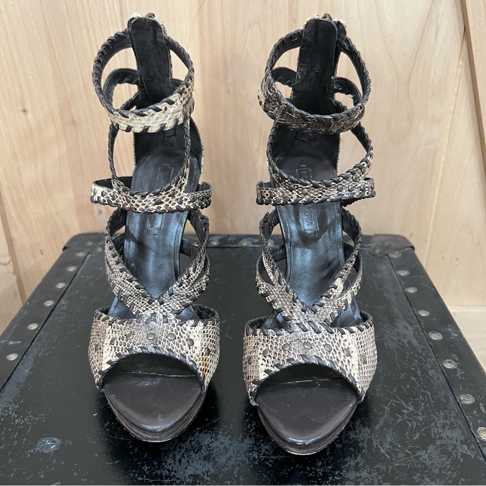 BCBG Snakeskin Heeled Sandals Size 8.5 Bardot Pumps